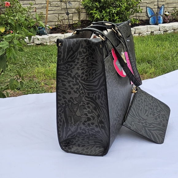 Betsey Johnson Black and Gray Tote Bag with Gold Accents - Picture 7 of 7